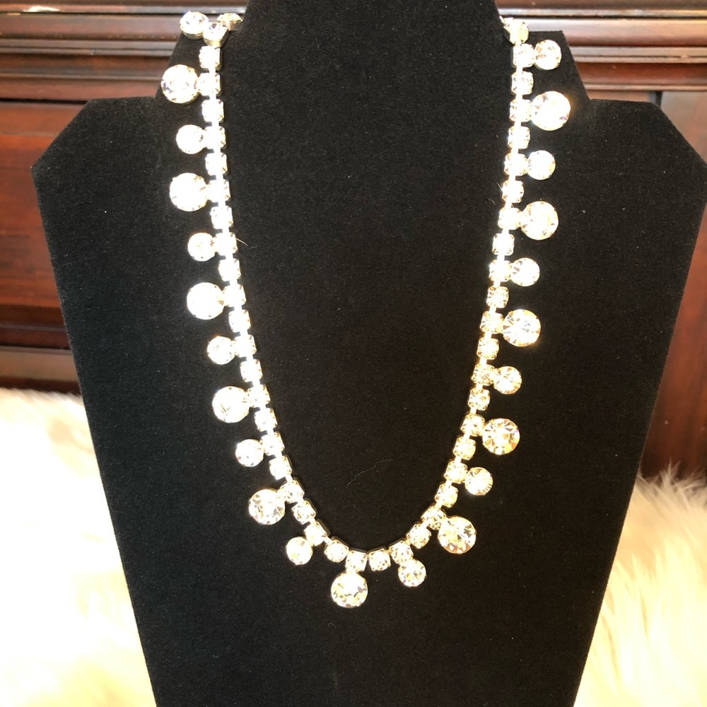 Stunning Silver Tone Crystal Necklace